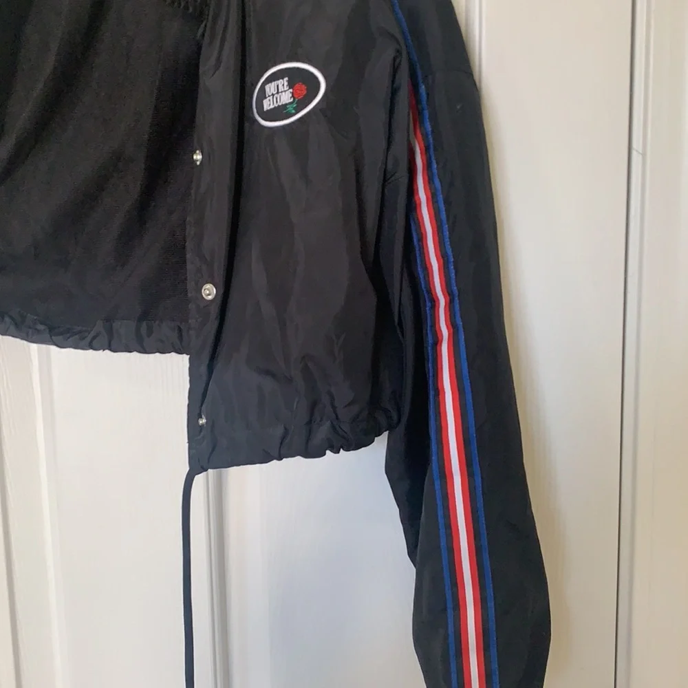 HP 🎉 Cropped Black windbreaker jacket - Picture 5 of 7